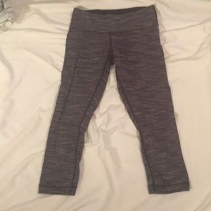 Wunder under crops lululemon athletica size 4